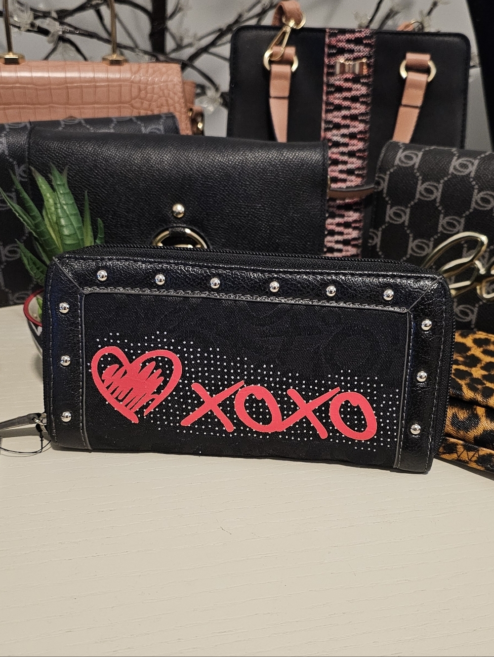 XOXO ❤️ Black Wallet